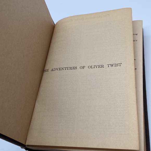 The Adventures of Oliver Twist by Charles Dickens 1925 Hardcover Vintage - Picture 4 of 14